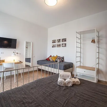 21 Apartment *