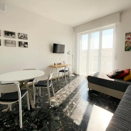 21 Apartment *
