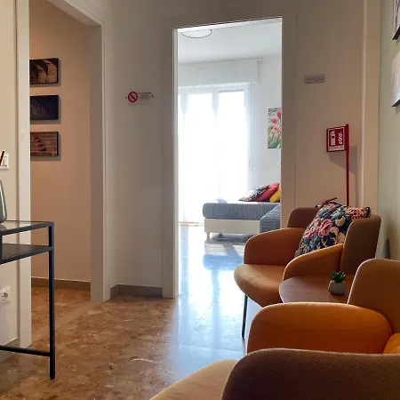 21 Apartment *