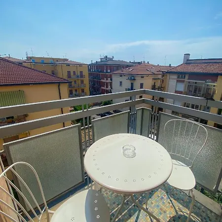 21 Apartment